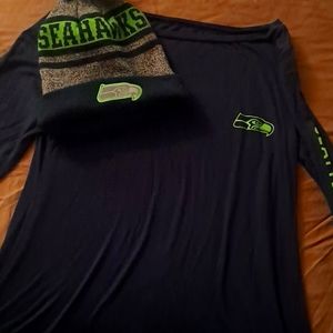 Bundle Seahawks med long sleeve with beenie!!